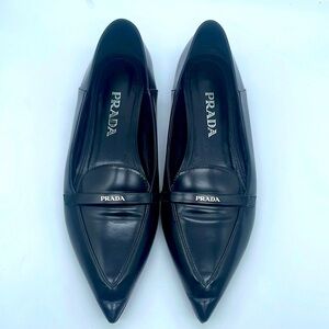 Prada Black pointed toe soft leather logo embossed foldable loafer flats 40.5